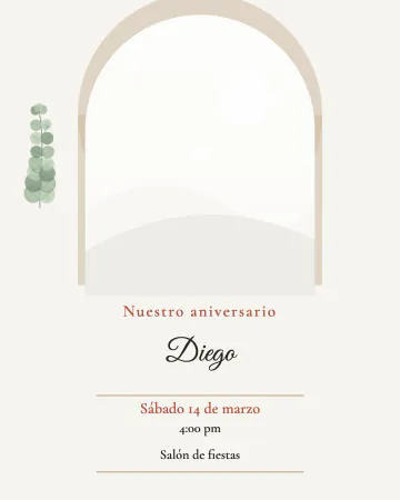 Nuestro aniversario. Su foto en un arco con una rama de eucalipto.
