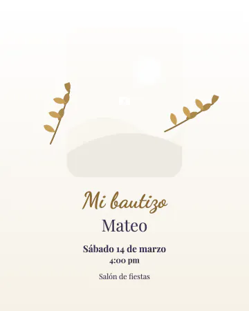 Foto del bautizo. La foto del bebé en un óvalo con ramitas de olivo, en blanco y dorado.