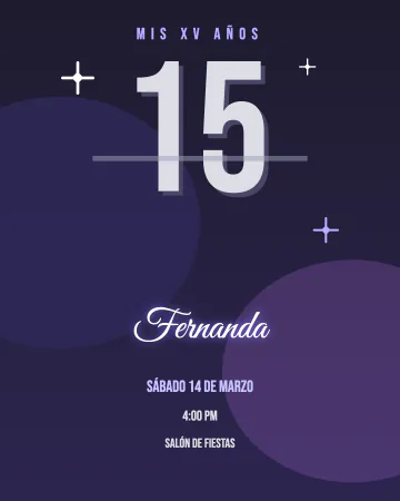 Cromo y brillo. Un 15 plateado que brilla como espejo, con destellos lila.